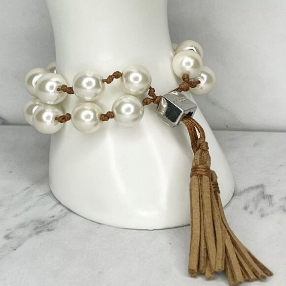 Chico's Faux Pearl Bracelet Adjustable Slide Brown Leather 10mm Glass Bead 7-9" - Picture 2 of 9